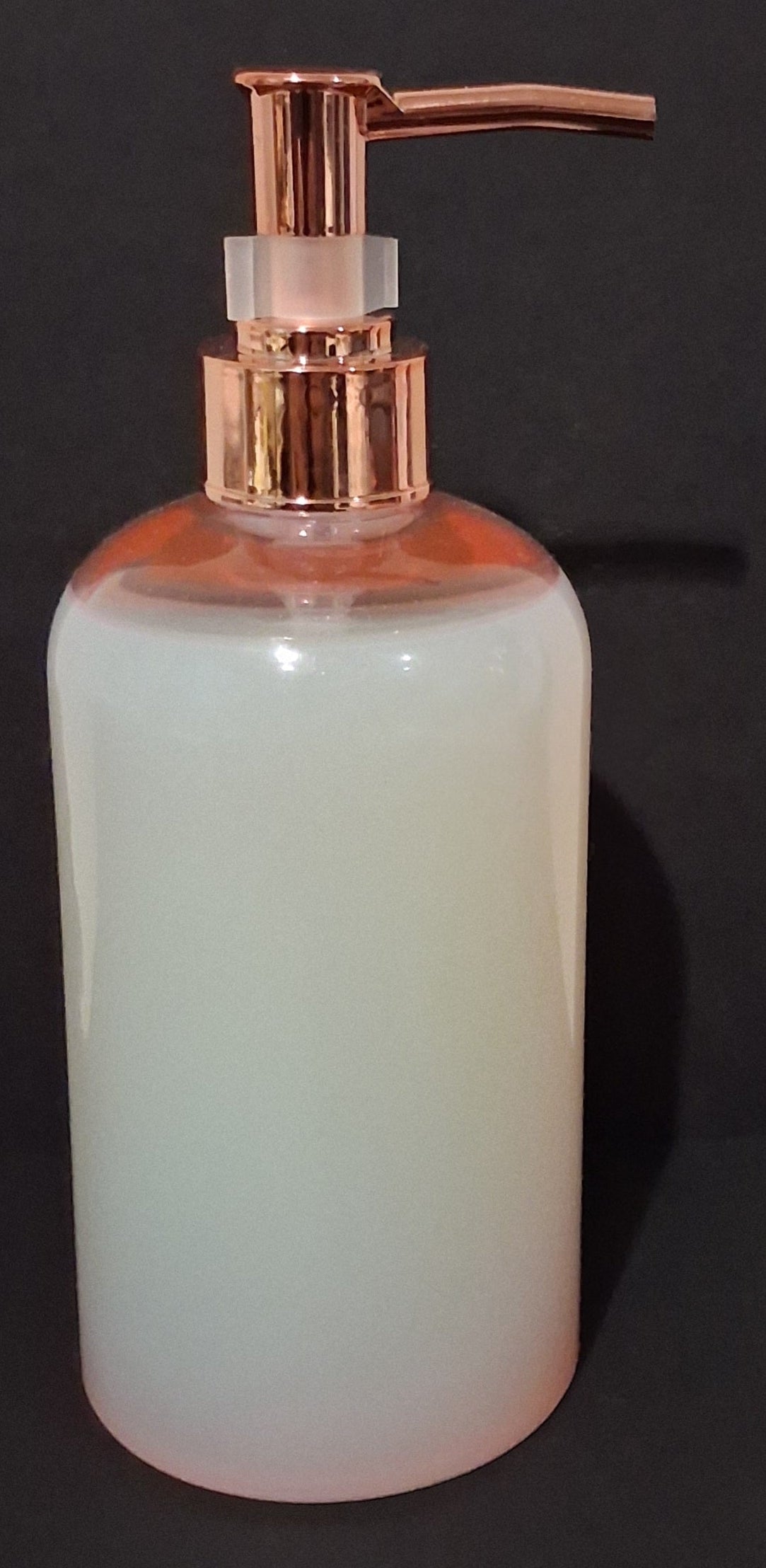 500ml Liquid Goat’s Milk Soap – Pink with Rose Gold Pump Bottle